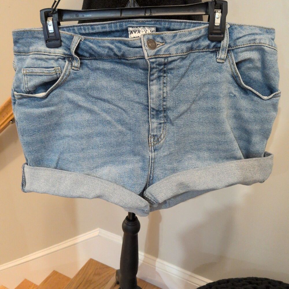 Ava & Viv Size 16  Denim Shorts Medium Wash Blue Stretch